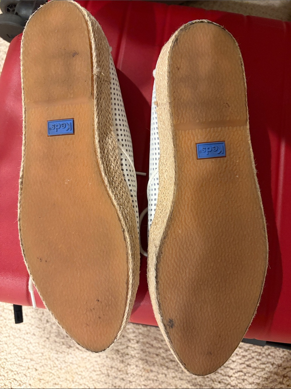 Keds women’s white leather shoe flats perforated 9 1/2 clean EUC sneakers 9.5 - Picture 3 of 4